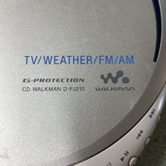 Sony CD Walkman - Portable Personal CD Player - Silver (D-FJ210/C), it works - Picture 4 of 8